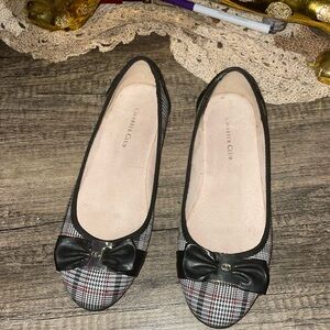 Lady slip on shoes